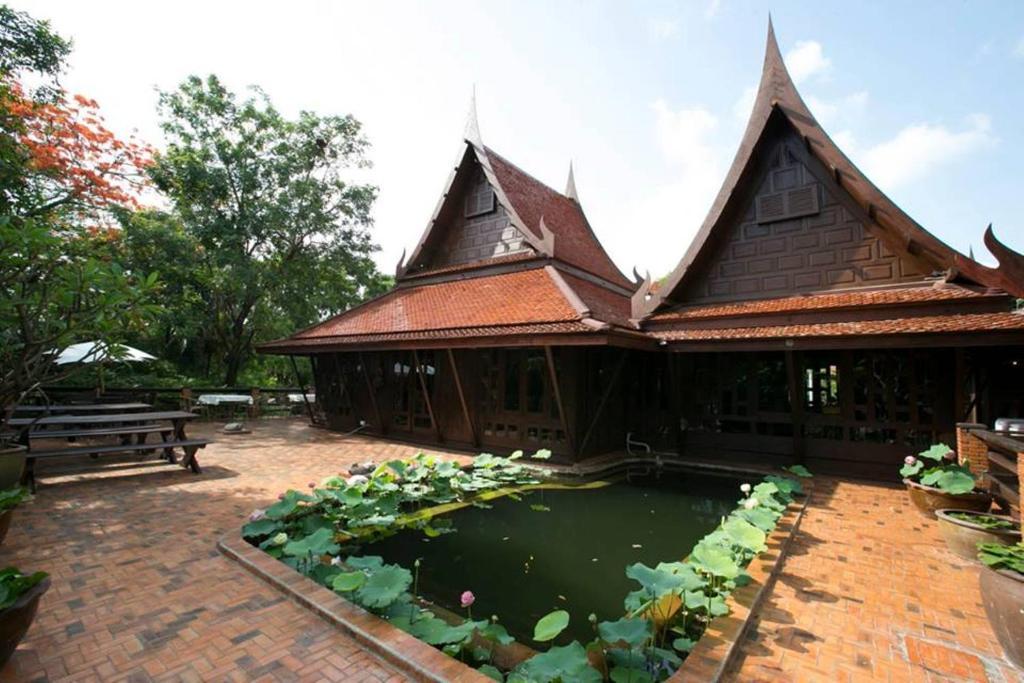 Tewa Boutique Hotel Банкок Екстериор снимка